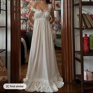 Chic White Ruffled Maxi Dress